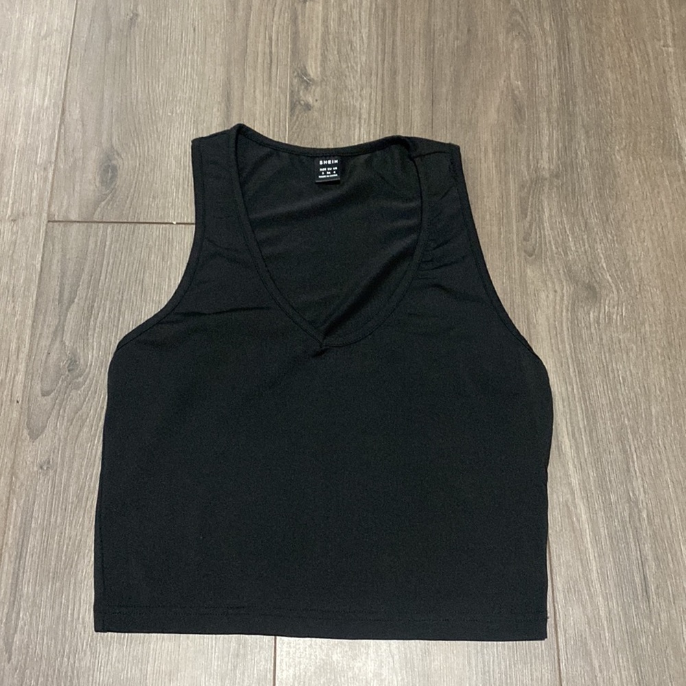 Shein. Black fitted crop top. - Picture 3 of 6